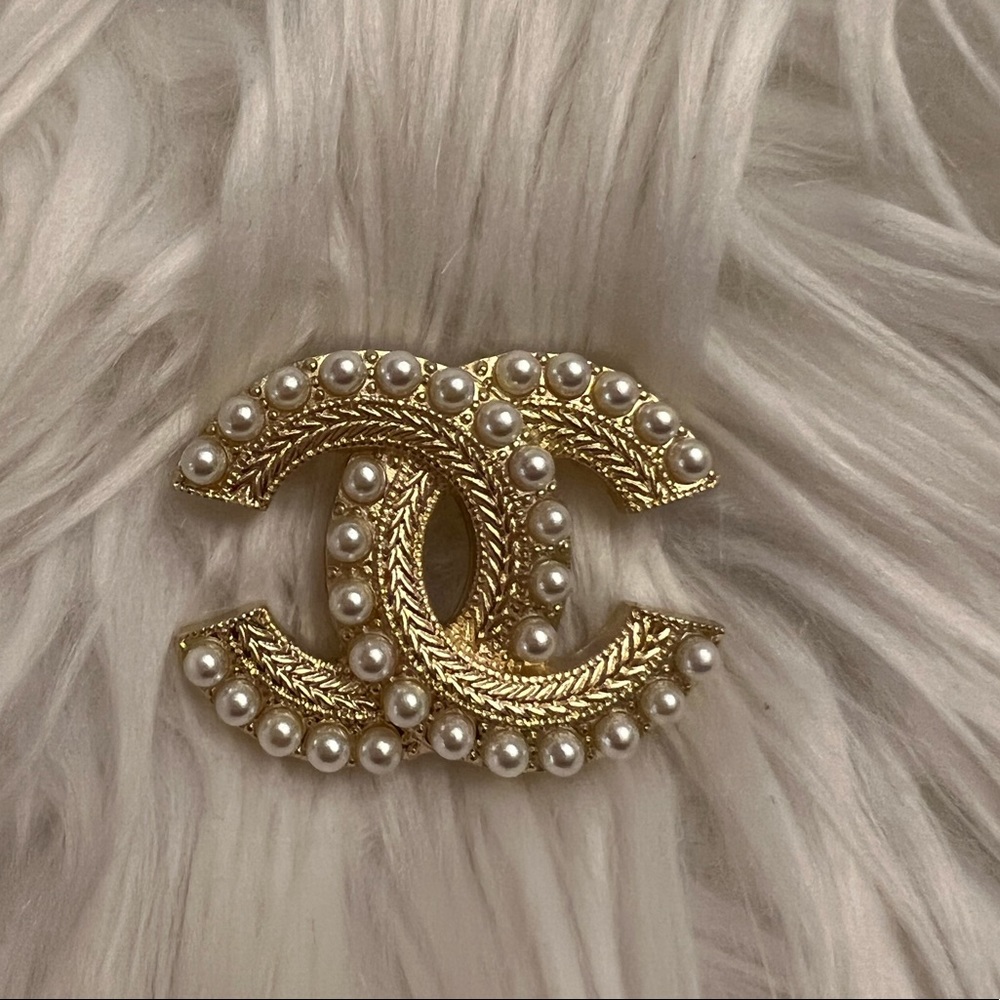 Pearl & Rhinestone Brooch